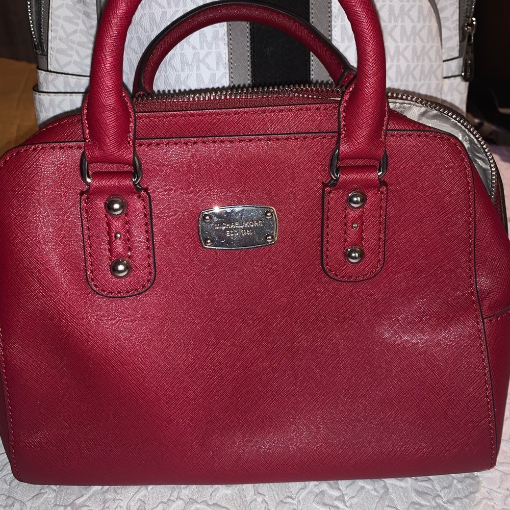 Red Michael Kors handbag EXCELLENT CONDITION